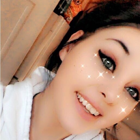 Meet your Posher, Ashley - Picture 1 of 1